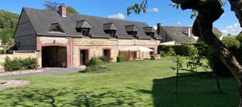 5-bedroom vacation home with enclosed garden near Etretat
