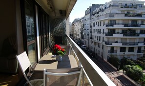 Property grounds - Paris-Levallois apartment 4*: 2 bedrooms/6 people 68m2, parking, near  metro/bus (Levallois-Perret)