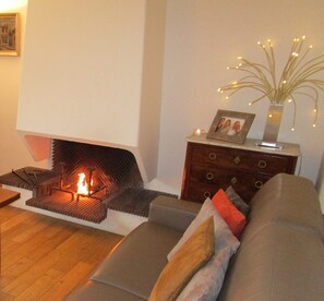 Interior - Paris-Levallois apartment 4*: 2 bedrooms/6 people 68m2, parking, near  metro/bus (Levallois-Perret)