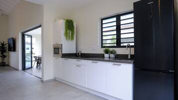 House, 2 Bedrooms, Smoking, Private Pool | Interior