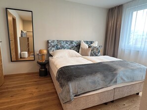 1 dormitorio, tabla de planchar con plancha, cuna de viaje y wifi gratis