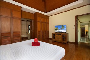 Family Villa, 3 Bedrooms, Pool View | Free cribs/infant beds, free WiFi, bed sheets