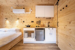 1 habitación y ropa de cama 