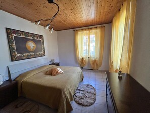 2 camere, ferro/asse da stiro, culla da viaggio, Wi-Fi gratuito