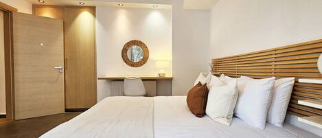 1 bedroom, desk, iron/ironing board, WiFi