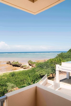 Comfort Suite, Beach View | Terrace/patio