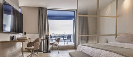 1 bedroom, desk, iron/ironing board, WiFi