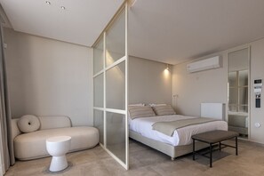 1 bedroom, desk, iron/ironing board, WiFi