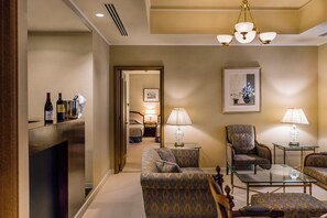 Studio Suite, Mountain View | Desk, free WiFi, bed sheets - FUJI CLASSIC HOTEL (Fujikawaguchiko)