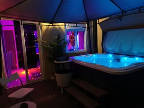 Interior - Jacuzzi studio in Lyon Villeurbanne (Villeurbanne)