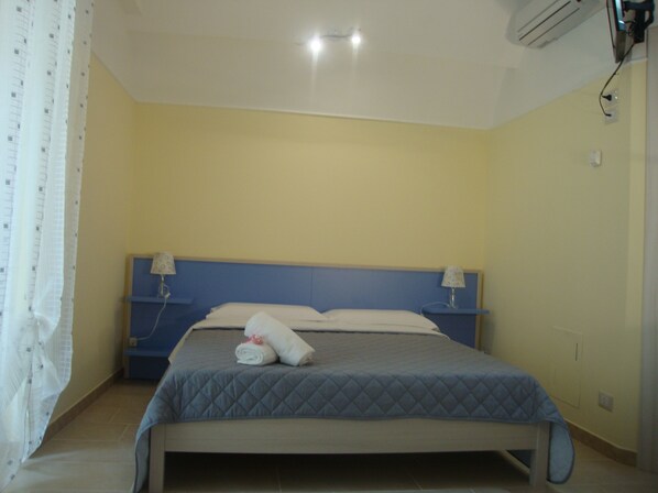 Comfort Triple Room, Non Smoking | Desk, laptop workspace, free WiFi - B&B LA GEMMA DEI SASSI (Matera)