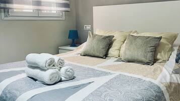 2 chambres, fer et planche Ă repasser, Wi-Fi, draps fournis