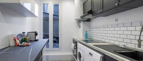 Fridge, oven, dishwasher, coffee/tea maker