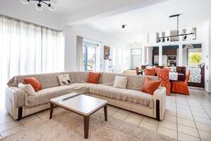 House - Villa Friends With Private Pool (Agios Nikolaos)