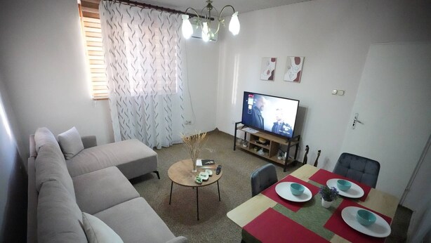 Living room - Cozy Tirana Apartment - 5 Min Walk to City Centre (Tirana)