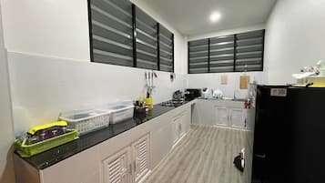 Mikroaaltouuni, uuni, liesi