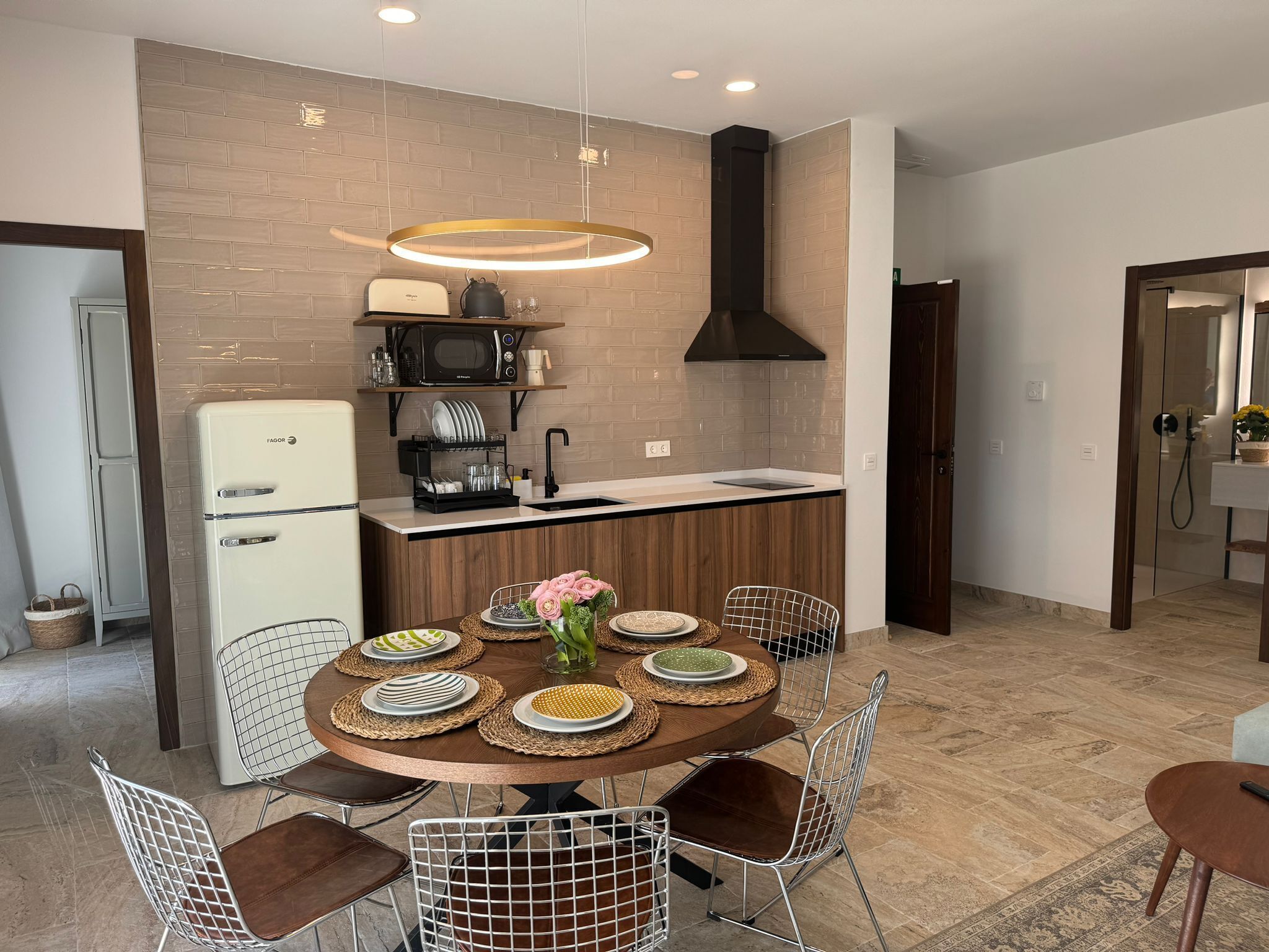 公寓, 3 間臥室, 露台, 山景 | 羽絨被、特厚豪華床墊、遮光窗簾/窗簾、隔音