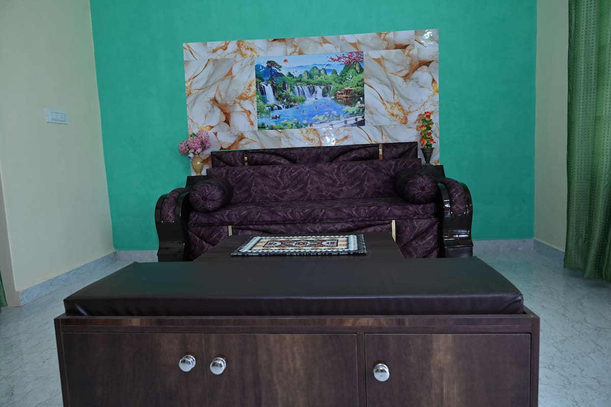 Camera Deluxe con letto matrimoniale o 2 letti singoli | Ferro/asse da stiro, Wi-Fi gratuito