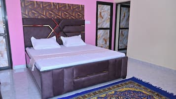 Kamar Double atau Twin Deluks | Setrika/meja setrika dan Wi-Fi gratis