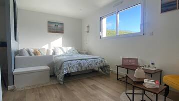 1 chambre, fer et planche à repasser, Wi-Fi gratuit, draps fournis