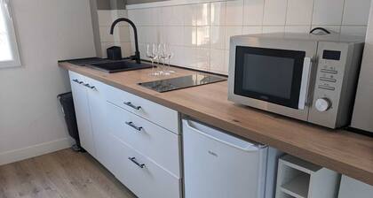 Superbe appartement F1 refait Ă  neuf en janvier 2025.