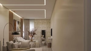 小型套房, 城市景观 | 迷你吧、办公桌、笔记本电脑工作区、遮光 窗帘