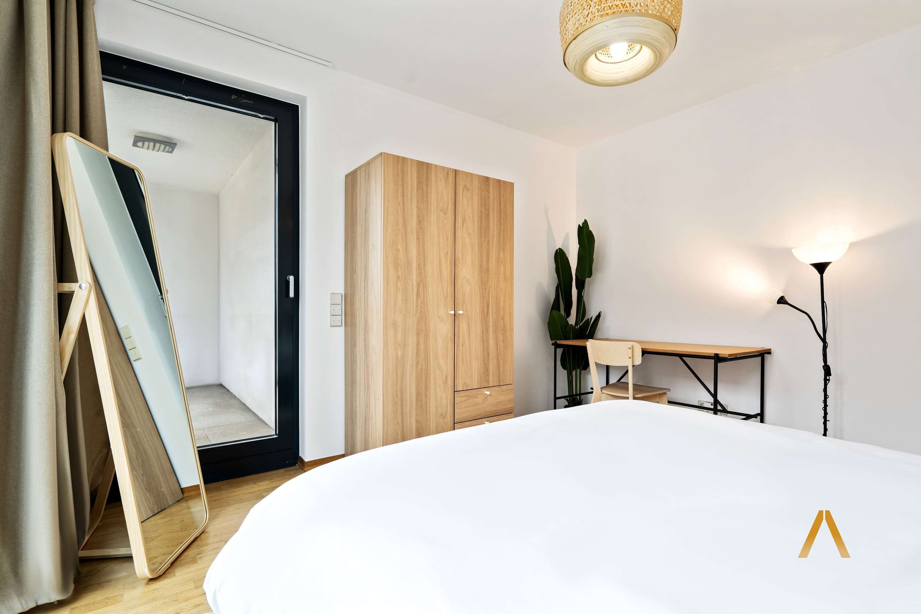 2 slaapkamers, een bureau, een strijkplank/strijkijzer, wifi
