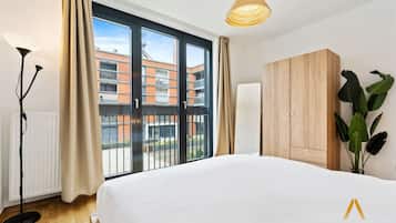 2 habitaciones, escritorio, tabla de planchar con plancha y wifi