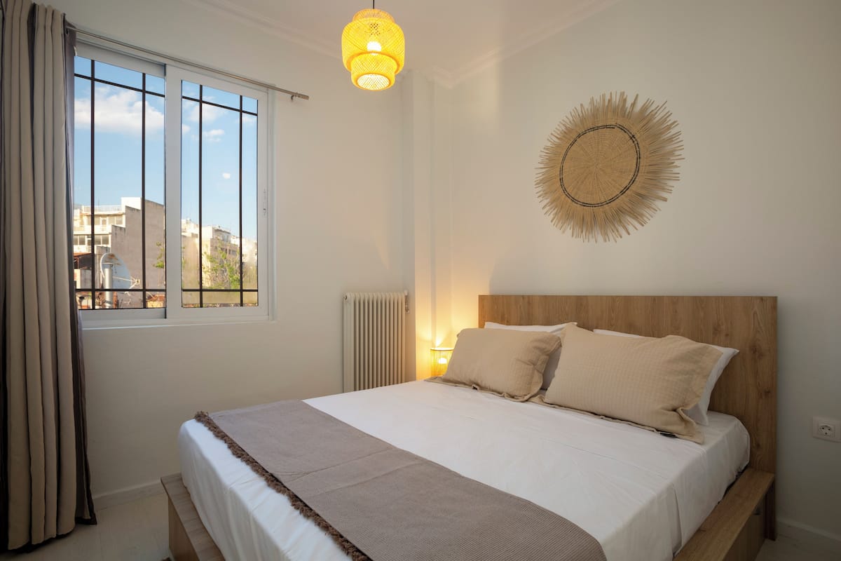 Standard Loft, 1 Queen Bed with Sofa bed, Non Smoking | 1 bedroom, blackout drapes, iron/ironing board, free WiFi