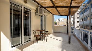 Apartamento Confort, 1 cama de matrimonio con sofá cama, no fumadores | Terraza o patio