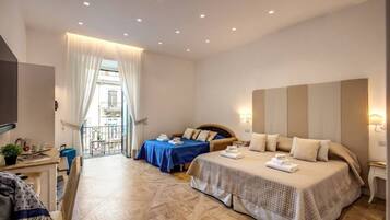 1 bedroom, in-room safe, desk, free WiFi