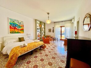 3 bedrooms, iron/ironing board, travel cot, free WiFi - Casa Sofia, apartment with sea view in Sorrento (Sorrento)