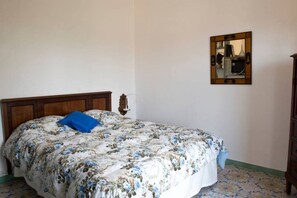 3 bedrooms, iron/ironing board, travel crib, free WiFi - Casa Sofia, apartment with sea view in Sorrento (Sorrento)
