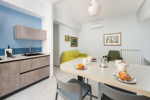 Unclassified image, 5 of 41, button - Surya | Elegant Apartment with Balcony in the Heart of Sorrento (Sorrento)