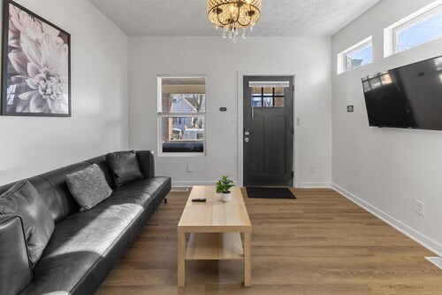 Cozy Retreat in Historic Indianapolis Neighborhood – Close to Downtown!