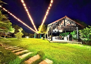 Área de parrillas y picnic