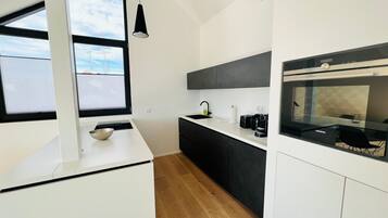 Kühlschrank, Ofen, Herdplatte, Geschirrspüler