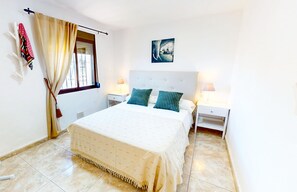 6 Schlafzimmer, Bügeleisen/Bügelbrett, kostenloses WLAN