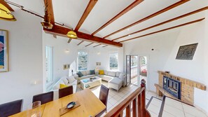 Smart TV, fireplace, table tennis