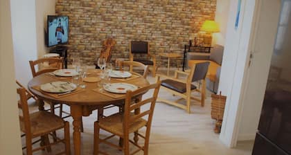 "La Côte de l'Or", fully-equipped gîte for 4 to 6 people; plus swimming pool, whirlpool...