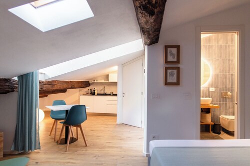 VERNAZZA - ANGEINETTA, elegant suite-loft with every comfort