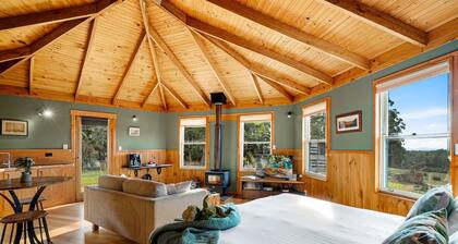 Mavista Cottage - Perfect couples escape in Adventure Bay!