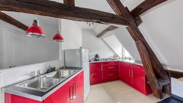 Een magnetron, een oven, een kookplaat