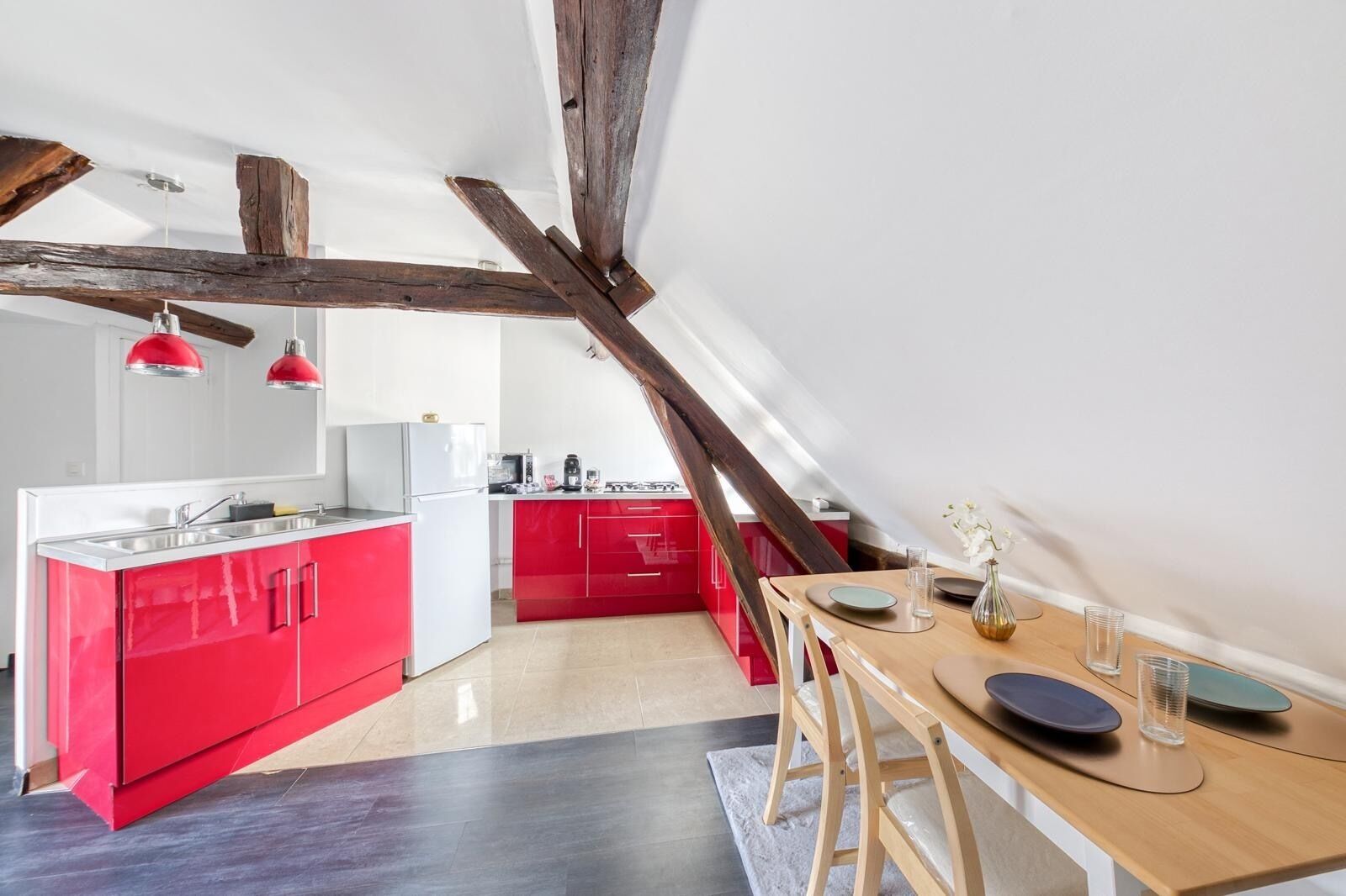 Micro-ondes, four, plaque de cuisson
