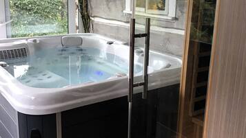 Villa | Pool | Indoor pool, outdoor pool