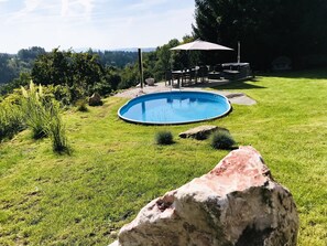 Vila | Piscina | Piscina interna, piscina externa