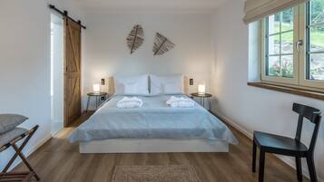 Villa | 4 bedrooms, individually furnished