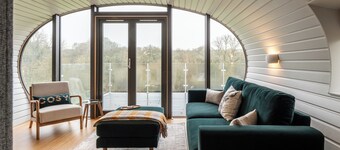 Unique 1 BD Eco-Retreat in Old Chalford