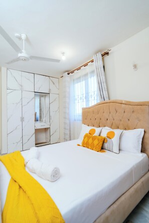 2 bedrooms, desk, iron/ironing board, free WiFi