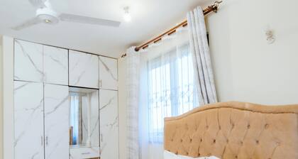 Budget friendly, Cosy and Clean Master En-suite 2-bedroom in Mombasa with WiFi